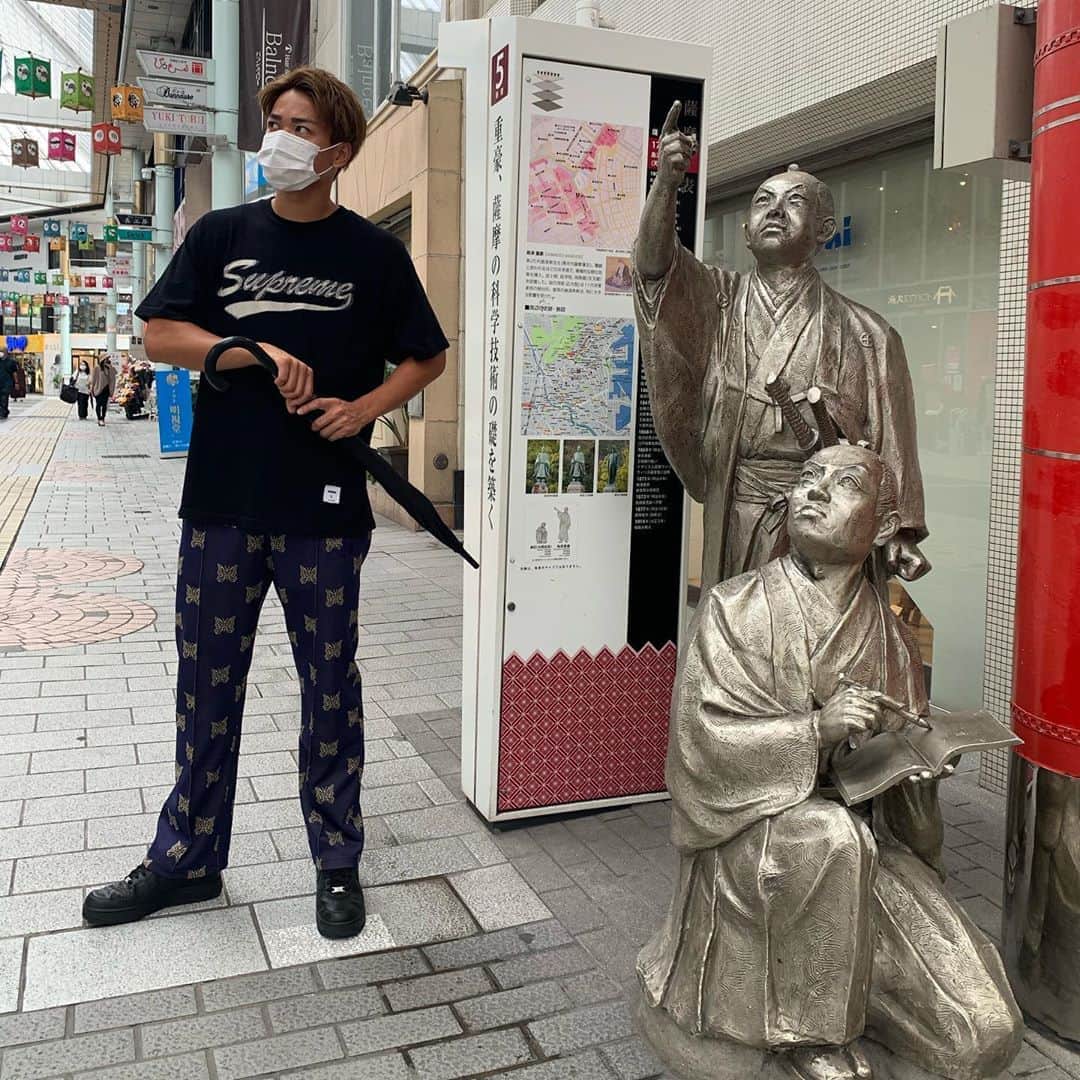 白石黄良々のインスタグラム：「ソーシャルディスタンス👬 #supreme #nike #needles」
