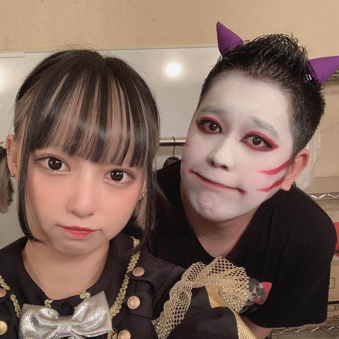 たっしーのインスタグラム：「早くらいぶしたい！たしもも！ ＊ #モノクローン #虹色担当 #たっしー #アイドル」
