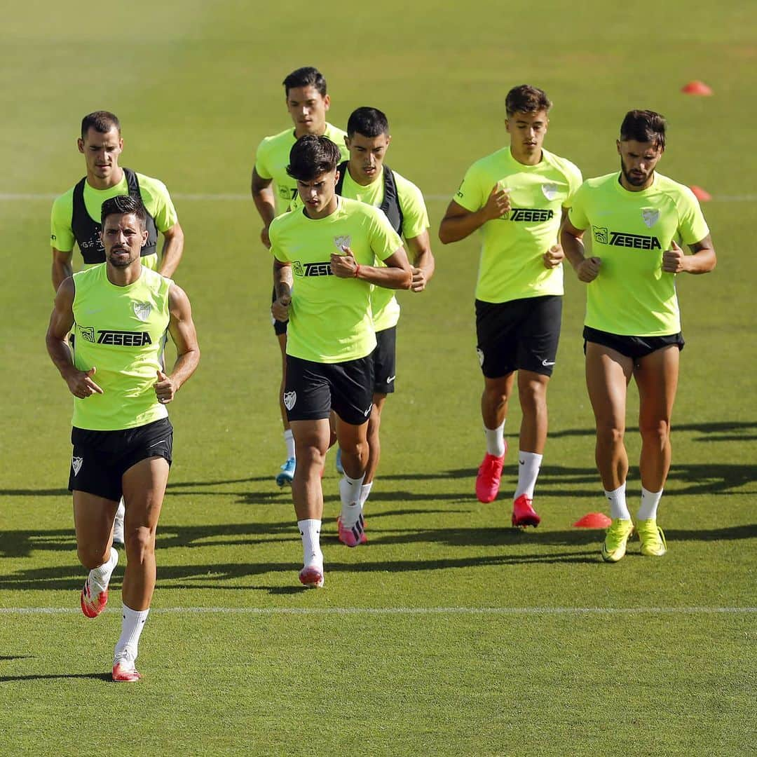 マラガCFさんのインスタグラム写真 - (マラガCFInstagram)「Desde ya, enfocados en el #MálagaAlcorcón⚽️  Toca levantarse y seguir luchando. ¡Hasta el final!  #VolverEsGanar」7月14日 19時17分 - malagacf