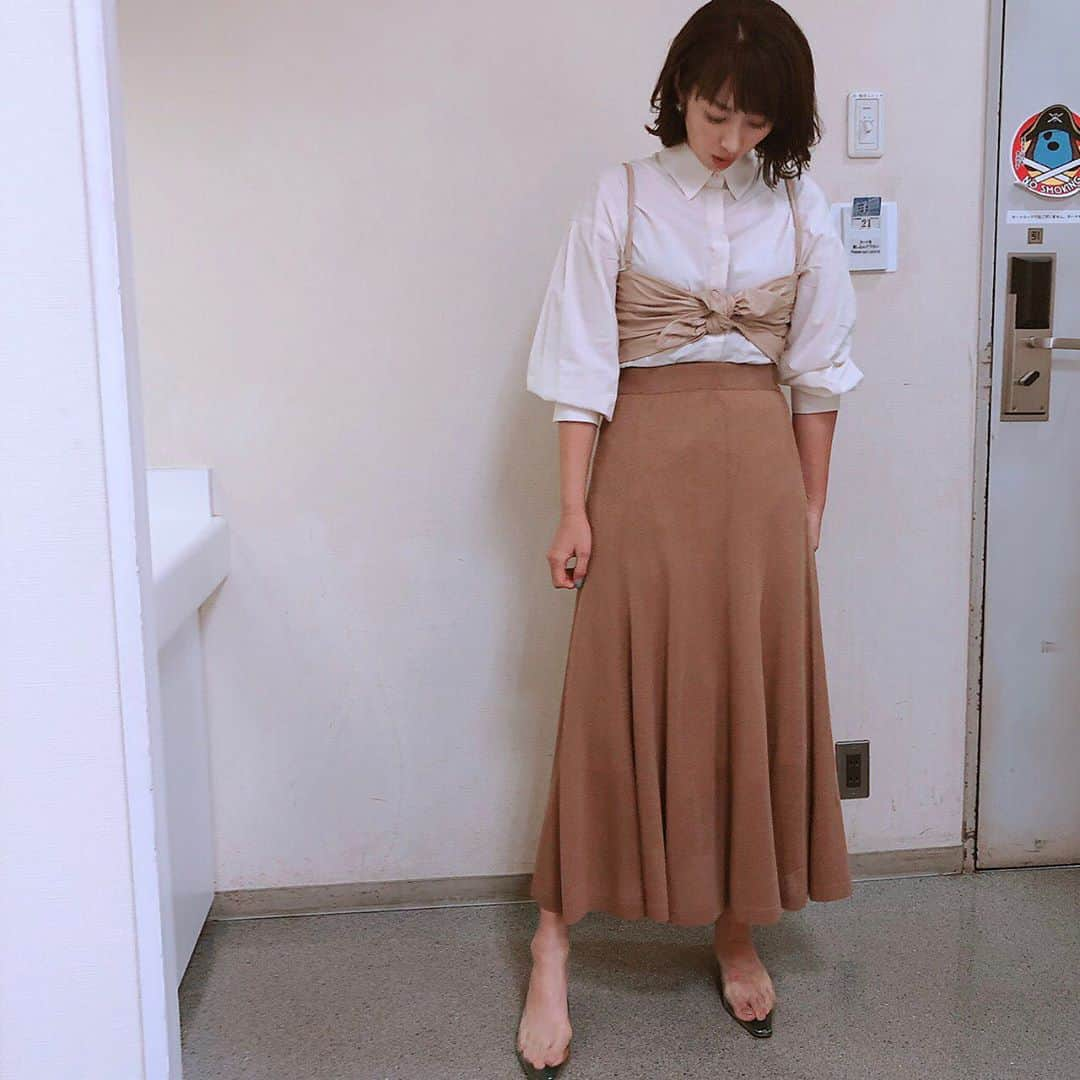 坂下千里子さんのインスタグラム写真 - (坂下千里子Instagram)「衣装 . shirt... @amerivintage  skirt... @amerivintage  shoes.. @miista  . #ヒラヒラしてる #ヒラヒラスカート #好きなタイプ」7月14日 19時41分 - chiriko_sakashita_official