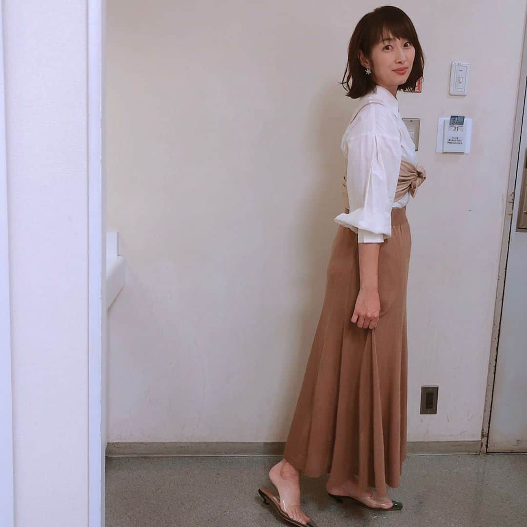 坂下千里子さんのインスタグラム写真 - (坂下千里子Instagram)「衣装 . shirt... @amerivintage  skirt... @amerivintage  shoes.. @miista  . #ヒラヒラしてる #ヒラヒラスカート #好きなタイプ」7月14日 19時41分 - chiriko_sakashita_official