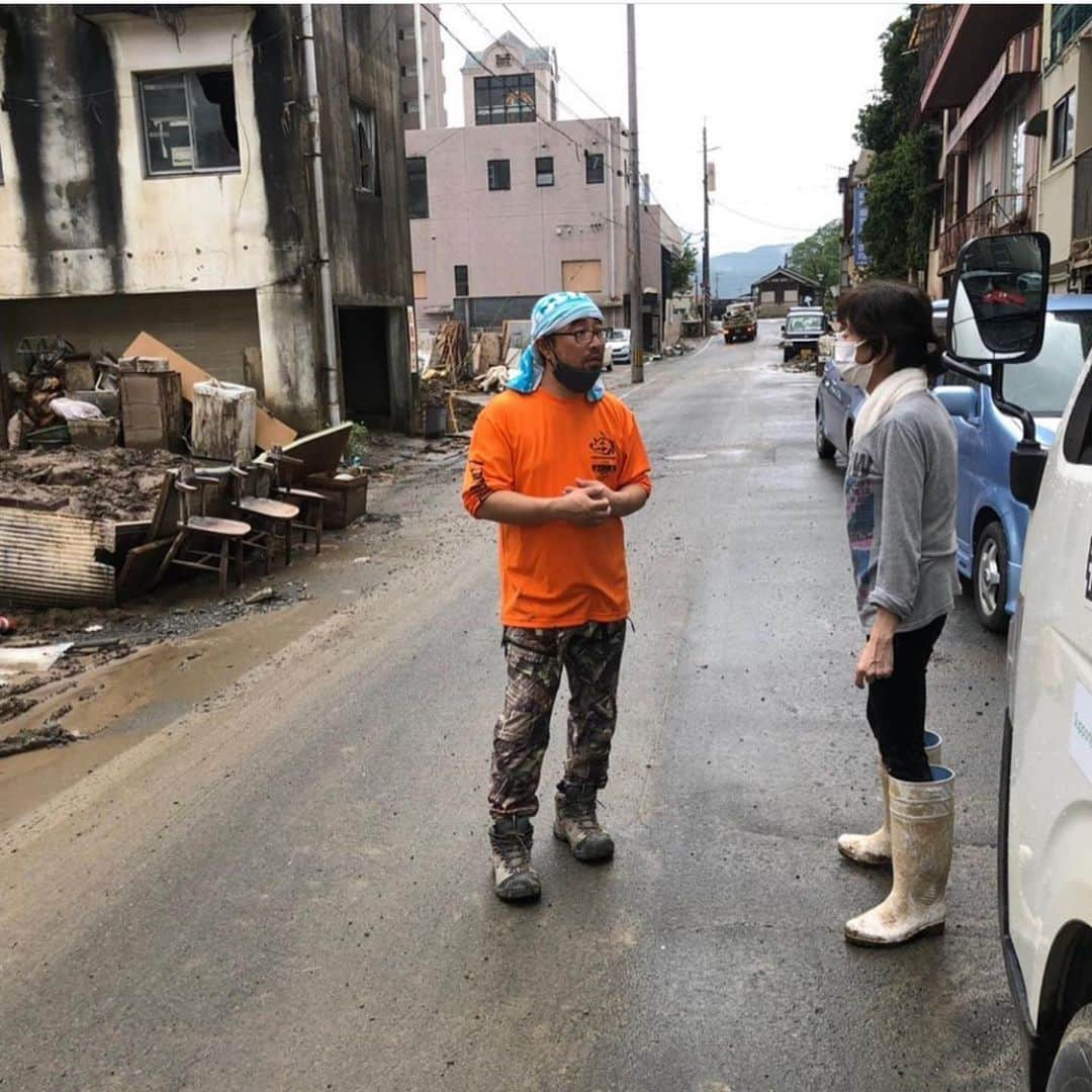 佐藤ルミナさんのインスタグラム写真 - (佐藤ルミナInstagram)「まだまだボランティアは不足してるそうです。近県で動ける方は是非🙏　 #Repost @inspirit_japan with @get_repost ・・・ 「inspirit×BRAHMANジャージで繋がる復興支援共同プロジェクト」＠ MAN WITH A MISSION 皆様にご協力頂きました支援グッツをサポウィズへ コロナの影響によりボランティアの受け入れ体制が整わ無い被災地でこれまでの信頼で活動してくれてます。 引き続きご確認お願いします。 #inspiritjapan #manwithamission  #ブラフマン  #復興支援プロジェクト #サポウィズ  #disasterrelief」7月14日 20時01分 - ruminasato