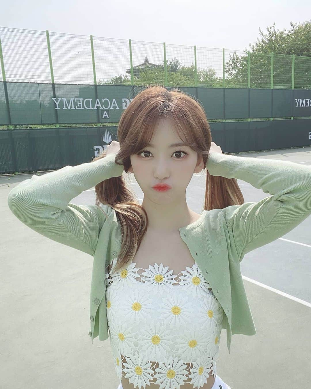 IZ*ONEさんのインスタグラム写真 - (IZ*ONEInstagram)「DICON 🐱🎾🥇 ⠀ #사쿠라 #さくら #宮脇咲良 #IZONE #아이즈원 #アイズワン」7月14日 20時00分 - official_izone