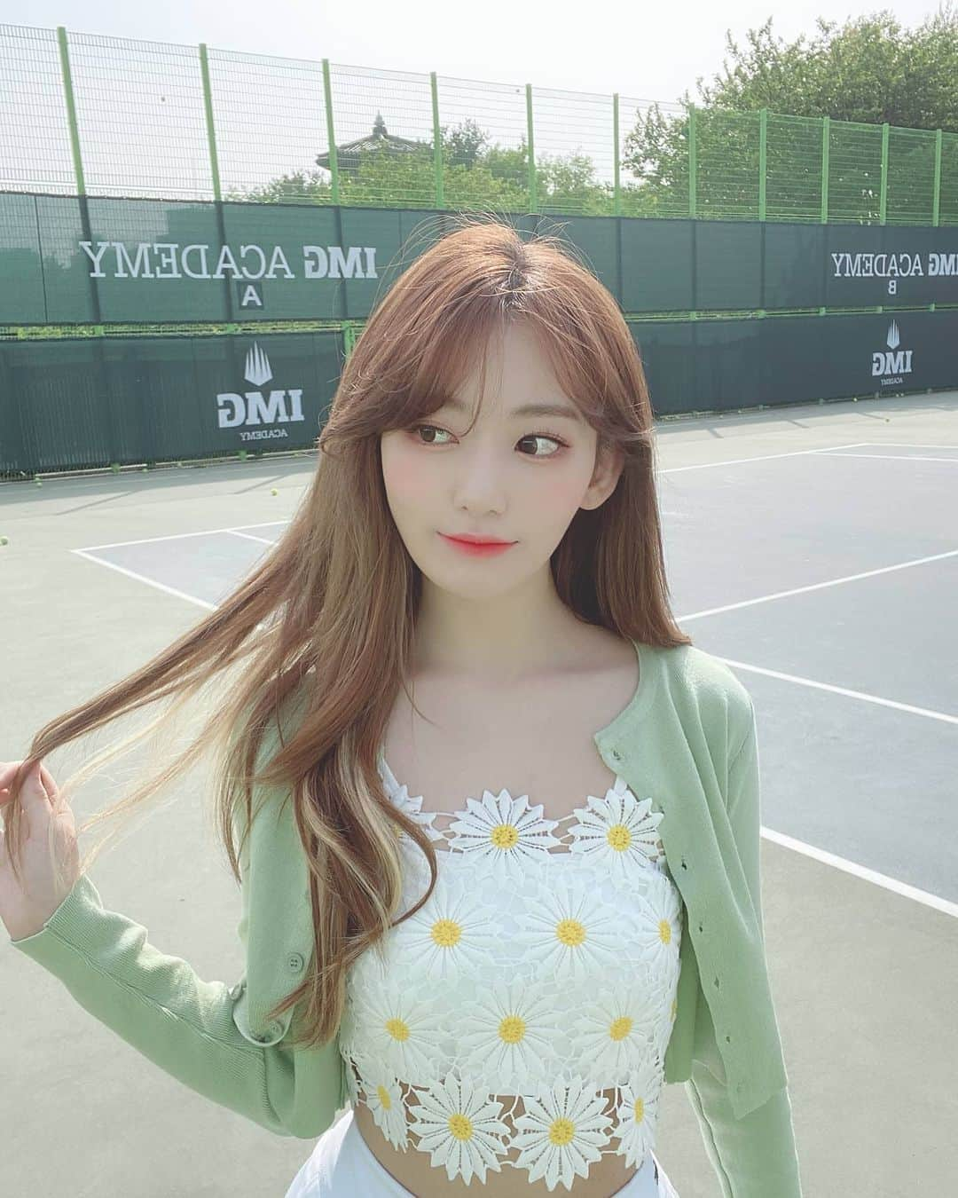 IZ*ONEさんのインスタグラム写真 - (IZ*ONEInstagram)「DICON 🐱🎾🥇 ⠀ #사쿠라 #さくら #宮脇咲良 #IZONE #아이즈원 #アイズワン」7月14日 20時00分 - official_izone