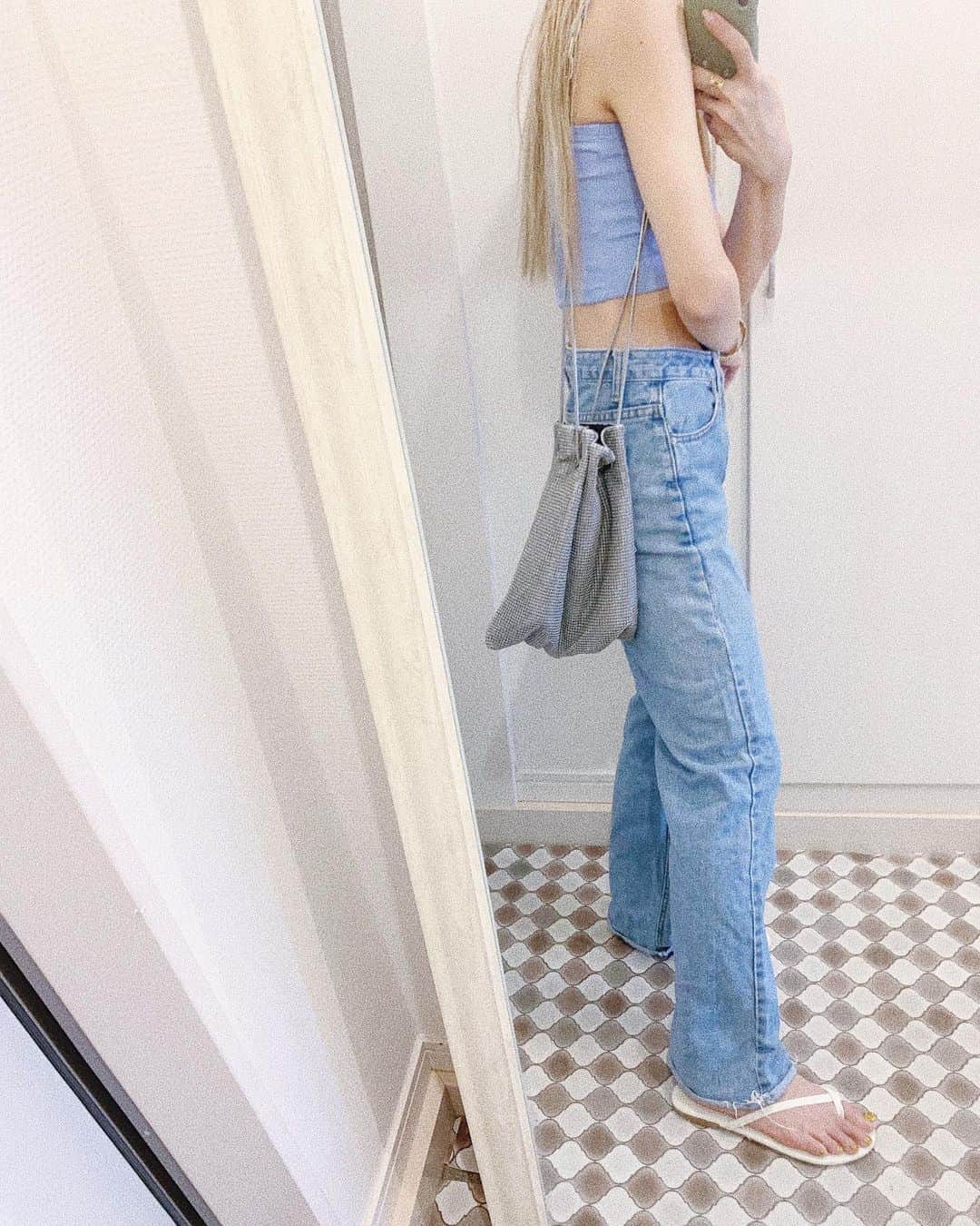 中谷愛のインスタグラム：「🧊🦋🧊 #ai__code」