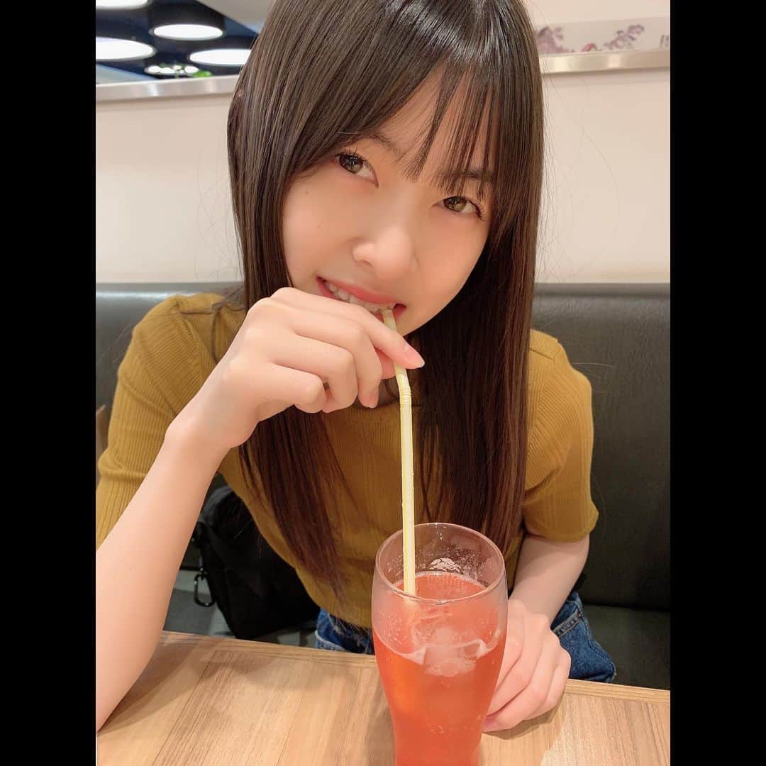 松岡はなのインスタグラム：「あまおうソーダ🍓🥤」