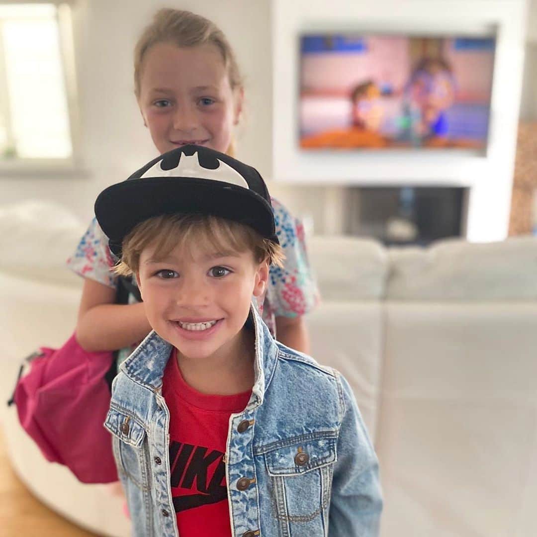 ミケーレ・カンポレーゼのインスタグラム：「“Hey sister It’ a really nice to’ meet you “ 👩‍❤️‍👨#fratellanza#love#Lovefamily#unicacosacheconta#BeneeTommy#amorevero#picoftheday」