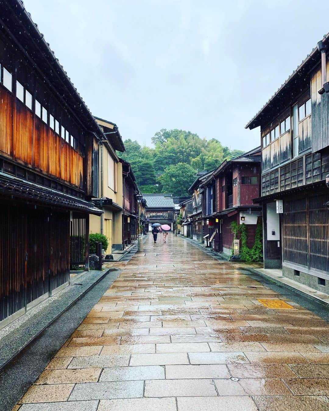 丸山桂里奈さんのインスタグラム写真 - (丸山桂里奈Instagram)「三味線の魅力にはまりつつあります。  #金沢 #ロケ #三味線 #はまりんぐ #いい意味で #インスタバエ」7月14日 20時14分 - karinamaruyama
