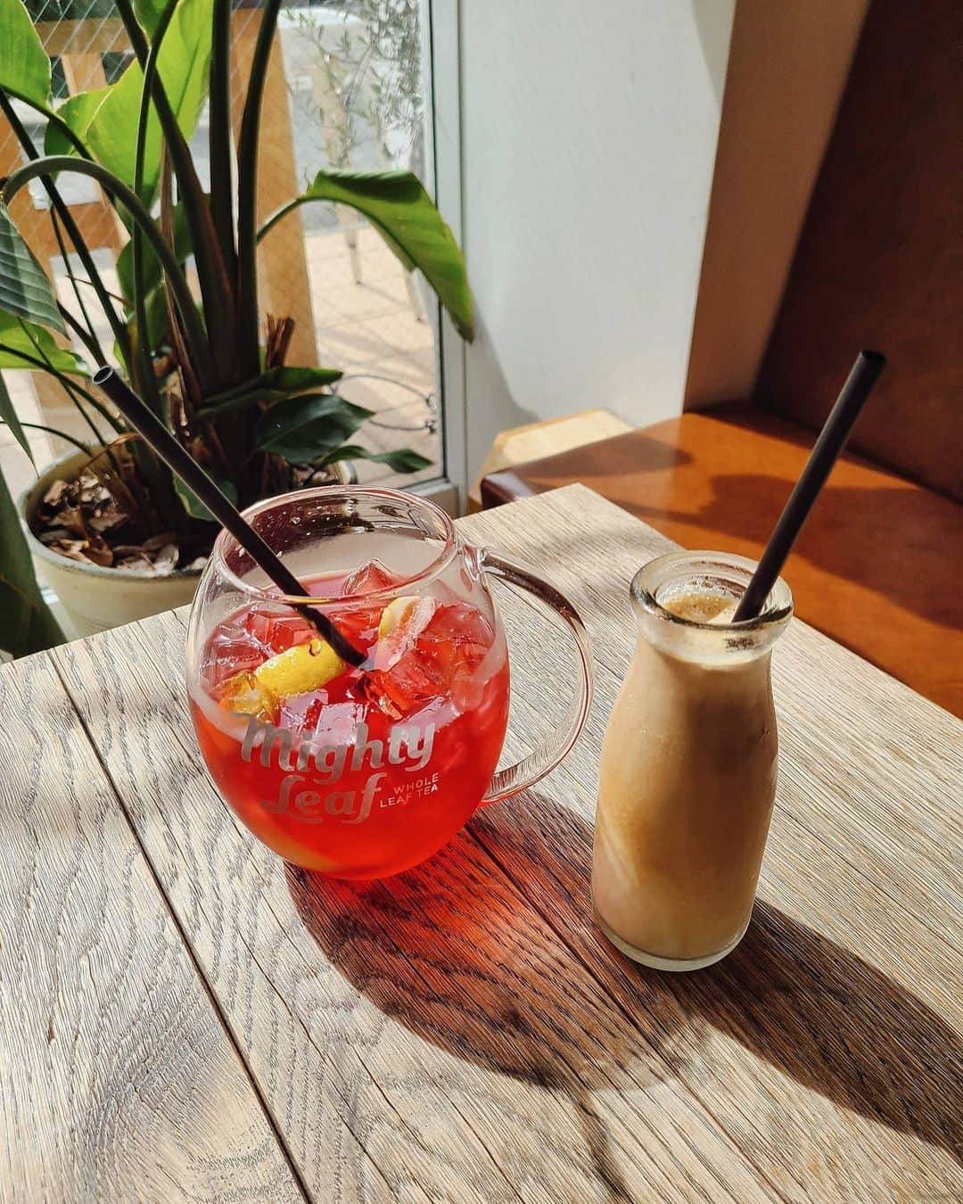 Lisaのインスタグラム：「. cafe☕ . レモネードが飲みたい気分で頼んだら すごい可愛いレモネードだった🍋 . #カフェ#おしゃれカフェ#カフェ活#カフェ時間#レモネード#だいすき#栄#名古屋カフェ」