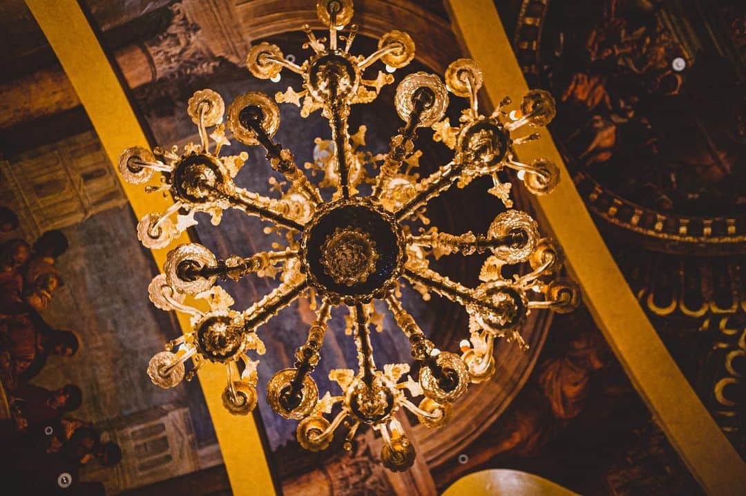 有田清幸さんのインスタグラム写真 - (有田清幸Instagram)「#shootoftheday  #chandelier #ceilingpainting   #photo #photolife #shootlife #nikond700 #35mm #instagram #instagramjapan #picture_to_keep #master_gallery #beautifuldestinations #theweekoninstagram #instagramers #awesomepix #bestjapanpics #visualambassadors」7月14日 20時43分 - drumcivilian