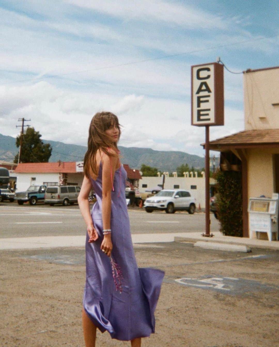 ダニジョーのインスタグラム：「Summer Romance 💜🕊@maralafontan in her favorite Violette tie-strap slip #dannijogirls」
