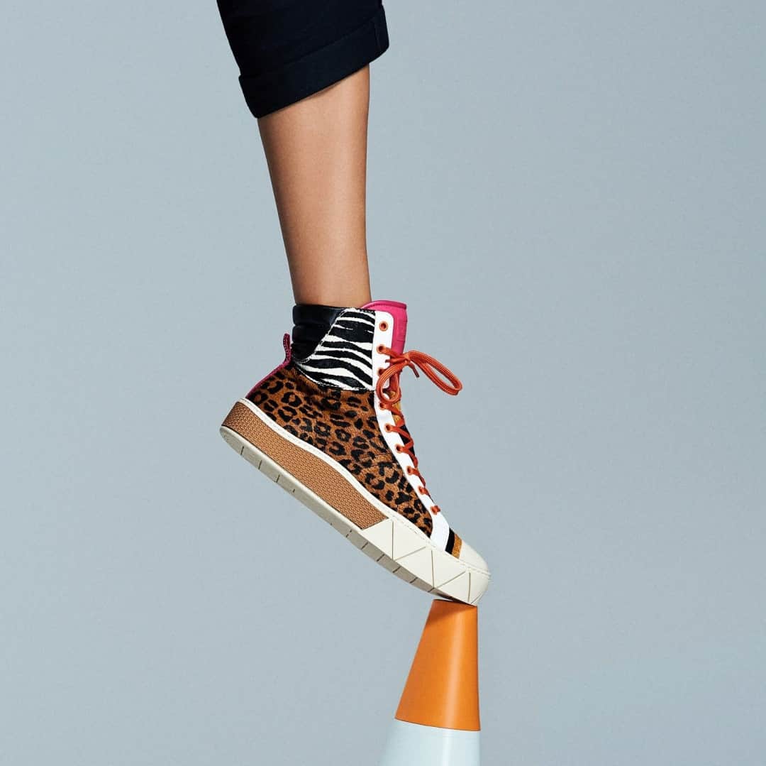 Schutzのインスタグラム：「OUT NOW! SCHUTZ URBAN HIGH I ANIMAL PRINT ❤️ #schutzurban」