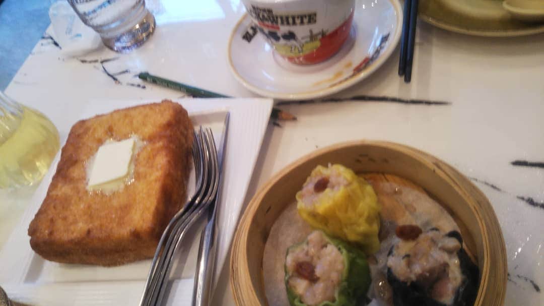伊藤修子さんのインスタグラム写真 - (伊藤修子Instagram)「知り合いの方とそのまた知り合いの初対面の香港の女性2人もいらして湯島で昼を食べ、仲御徒町に流れました。」7月14日 21時12分 - itoshuko