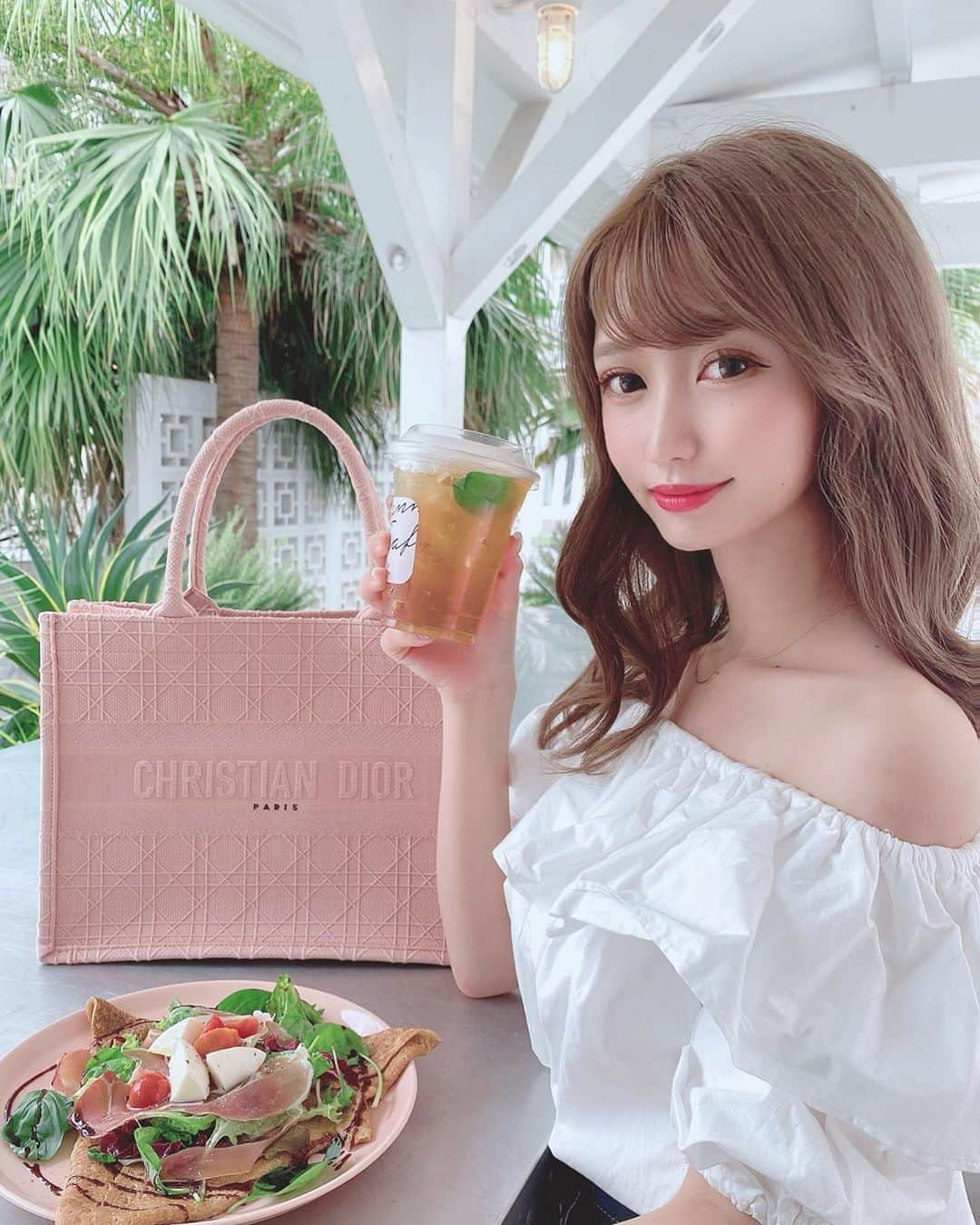 伊上あやさんのインスタグラム写真 - (伊上あやInstagram)「Cafe行くのがだいすき！！！﻿ 行きたいところ沢山なんだよね☺️🌼﻿ ﻿ ﻿ ﻿ #あやち #フィリピンハーフ #ビジョビ #サロモ #サロンモデル #サロンモデル募集中 #夏服 #横浜 #モデル」7月14日 21時05分 - o.aya_0613