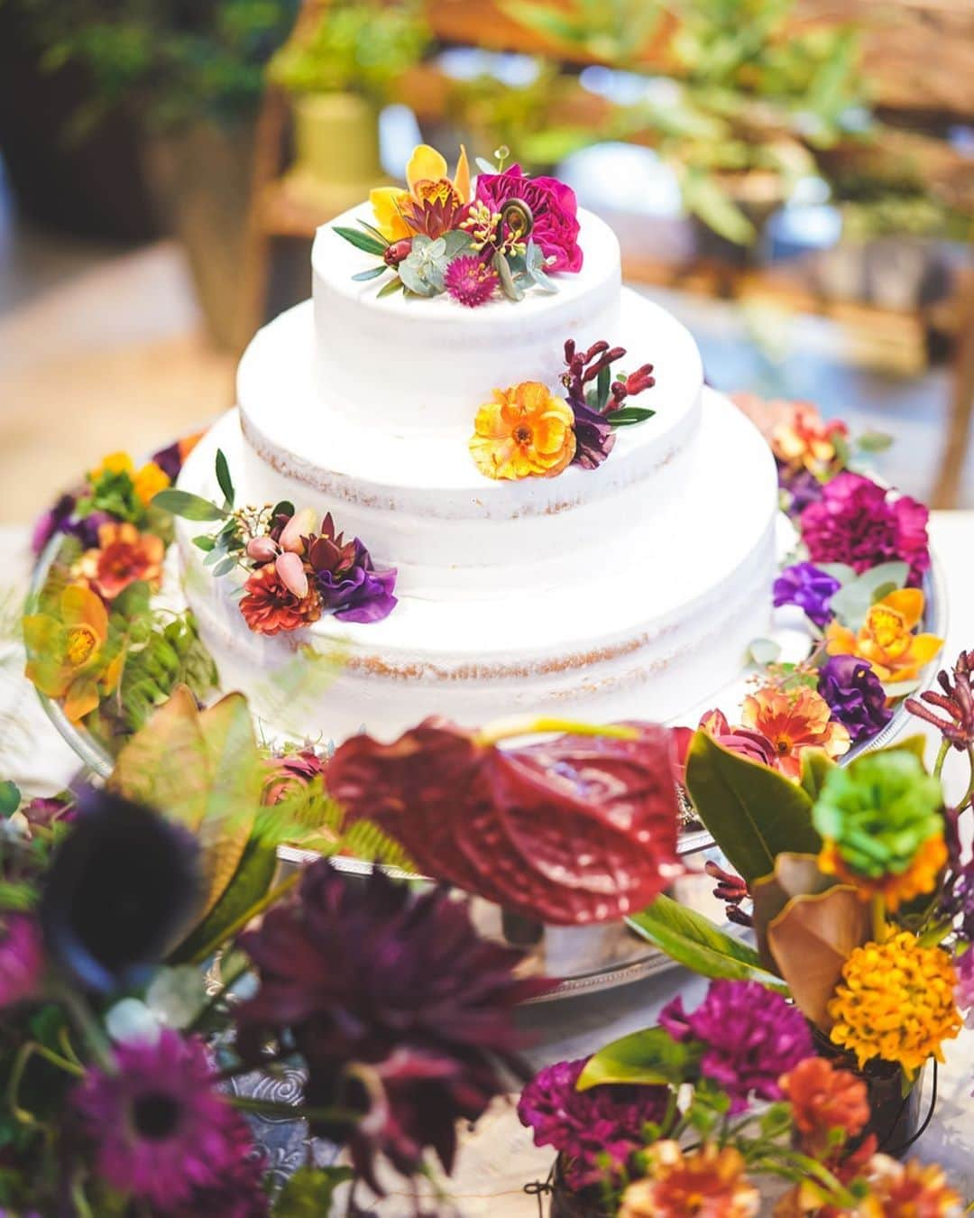 instyleweddingkyotoさんのインスタグラム写真 - (instyleweddingkyotoInstagram)「＊ Wedding Cake🍰 . 真っ白なクリームに色とりどりのお花を💐 . . . #wedding #weddingcake #weddingcakes #flowers #spring #instyleweddingkyoto #kyoto #ウェディングケーキ #ダリア #ラナンキュラス #バラ #アンスリウム #ゼンマイ #春のお花 #ケーキ装飾 #京都結婚式 #インスタイルウェディング京都 #四条烏丸 #全国のプレ花嫁さんと繋がりたい」7月14日 21時08分 - instyleweddingkyoto