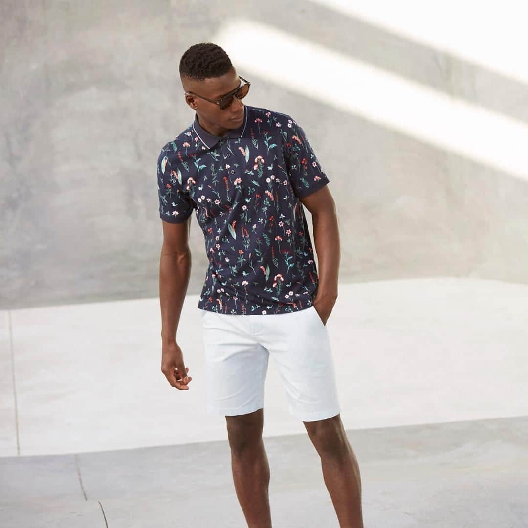 ペリーエリスのインスタグラム：「Make a statement with a floral touch this Summer in the Ultra Soft Cotton Polos - tap to shop! #lifereadysince1976」