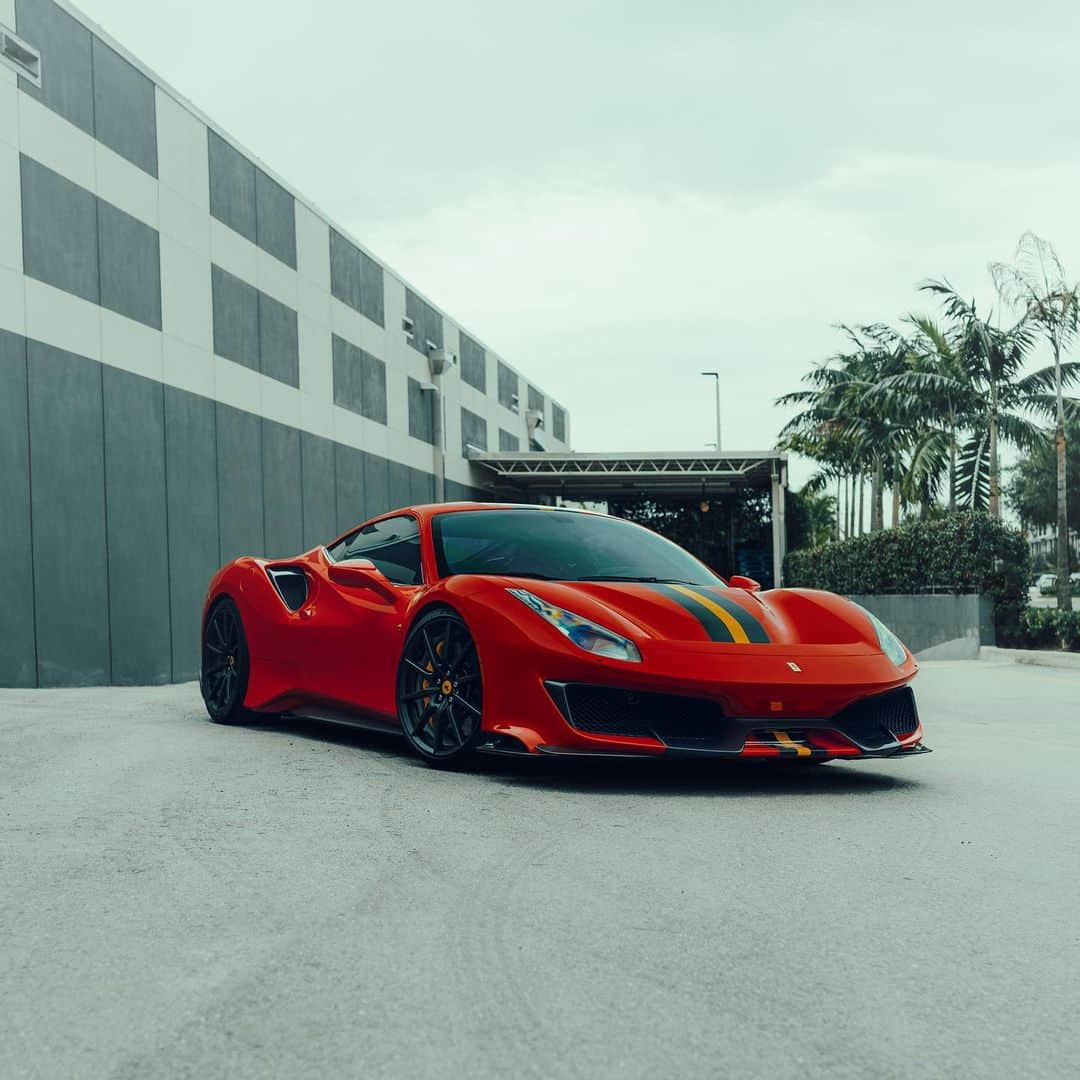 CarsWithoutLimitsさんのインスタグラム写真 - (CarsWithoutLimitsInstagram)「Ferrari #488Pista Photos @954mm  Owner @cuebanks  Novitec Springs & Steering Wheel installed by @velosdesignwerks  #carswithoutlimits #ferrari」7月15日 7時14分 - carswithoutlimits