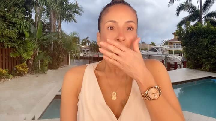 Claudia Leitteのインスタグラム：「⚡️⚡️⚡️⚡️Parece cena de filme, mas foi real e meu coração ainda tá disparado! 😳🤣😳🤣 Tô rindo, mas Miuriney de nervoso mesmo! Amanhã continuo os trabalhos... 😳」