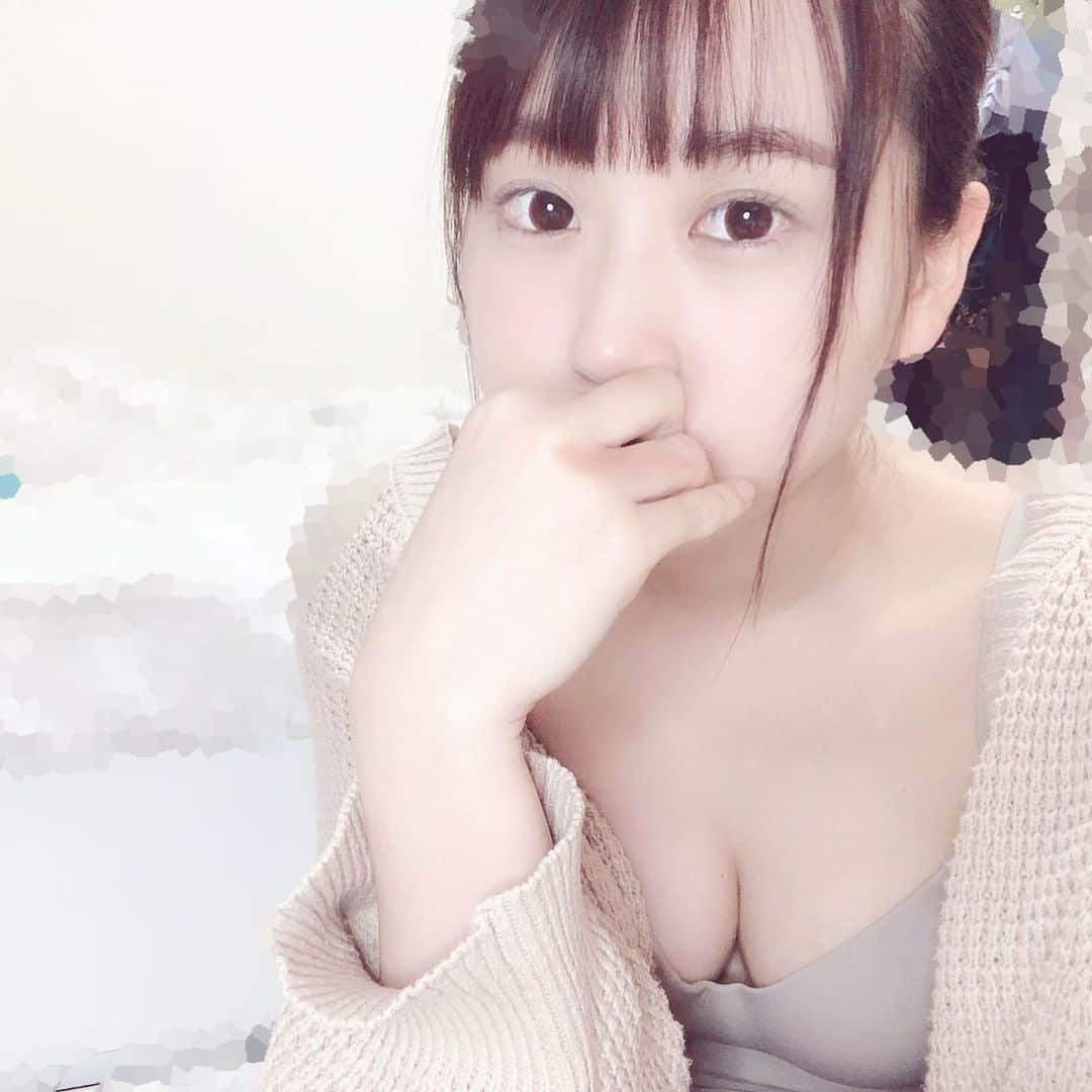 楠木まゆのインスタグラム：「平日1日しかライブないの寂しい。 ・ ライブ出来てるだけで嬉しいけど… ・ 🥺🥺🥺 ・ #三連休 #三連休って何事 #どこにも行けない #もどかしいね #stayhome」
