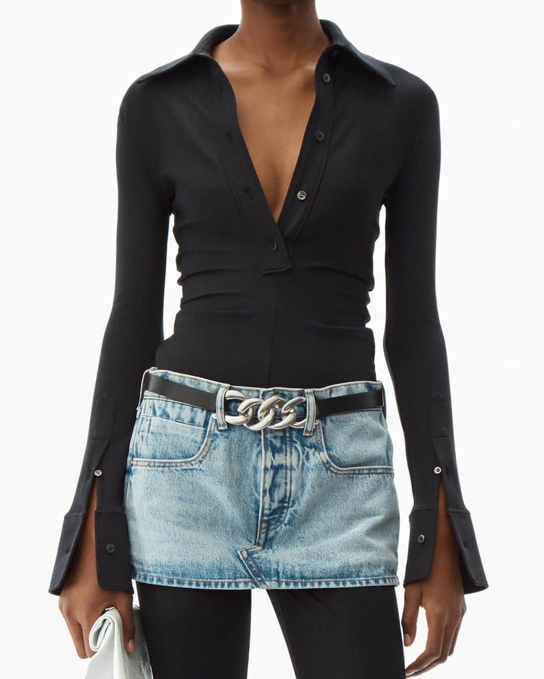アレキサンダー・ワンのインスタグラム：「Yes, it’s a low-rise mini skort. You’re welcome.」