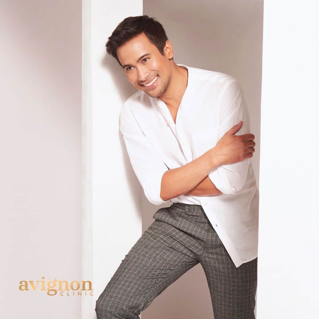 サム・ミルビーのインスタグラム：「Another family to keep. @avignonclinic  #SamMilbyForAvignon #AllThingsNewWithAvignon」