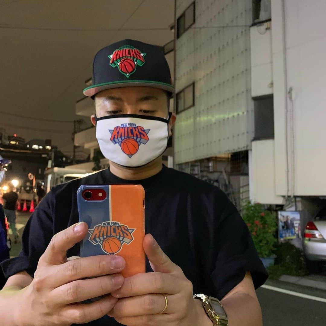 松尾駿さんのインスタグラム写真 - (松尾駿Instagram)「Knicksマスク！ Knicks！ Knicks！ Knicks！  @kenjiimao ありがとう〜  #NBAストア #NBAStoreJP」7月14日 23時20分 - matsuoshun