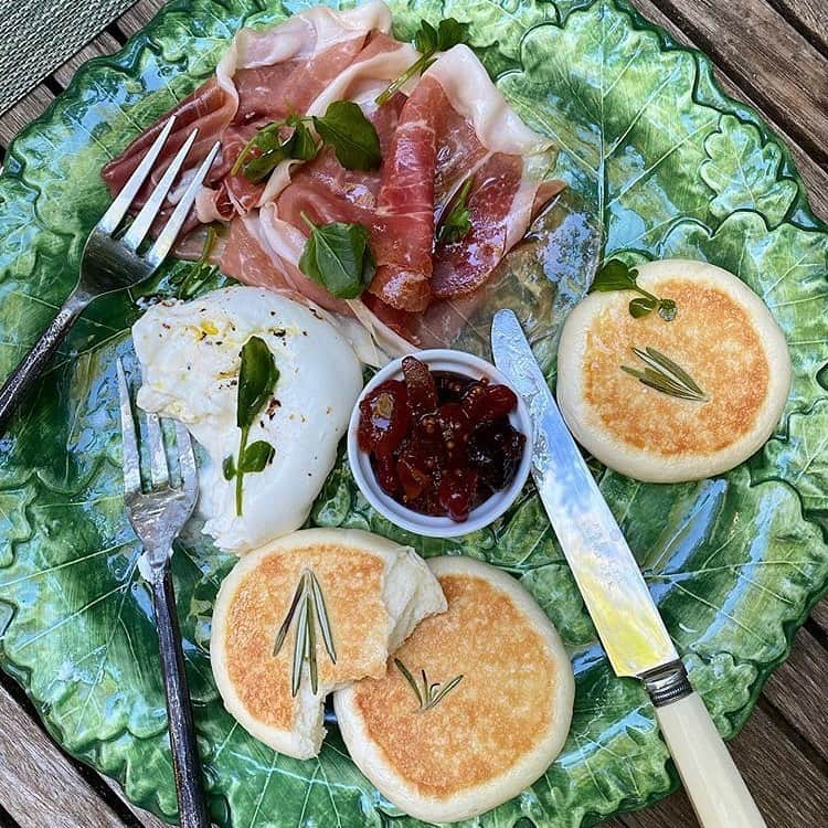 Food & Wineさんのインスタグラム写真 - (Food & WineInstagram)「When last night’s dinner becomes today’s leftovers! Very, very good call, @ninafriend 👌」7月14日 23時25分 - foodandwine