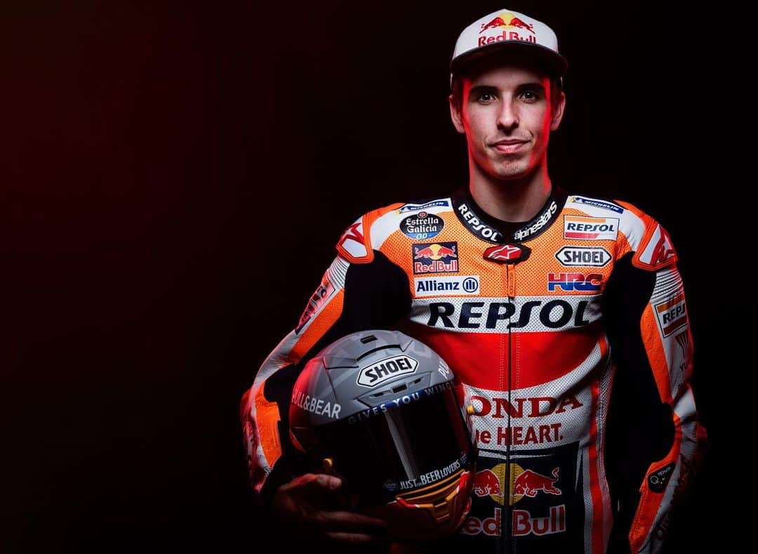 レプソル・ホンダのインスタグラム：「Pistolas. Locked and loaded. Ready to go. ⠀⠀⠀⠀⠀⠀⠀⠀⠀ 📸 - @redbull  ⠀⠀⠀⠀⠀⠀⠀⠀⠀ #MotoGPIsBack #MotoGP #AM73 #AlexMarquez73 #Racing #Repsol #Honda #Racing #RepsolHonda #HRC #RC213V #ThePowerOfDreams #Racing #Motorcycle #Team #OneHeart #Rookie #Debut #RedBull」