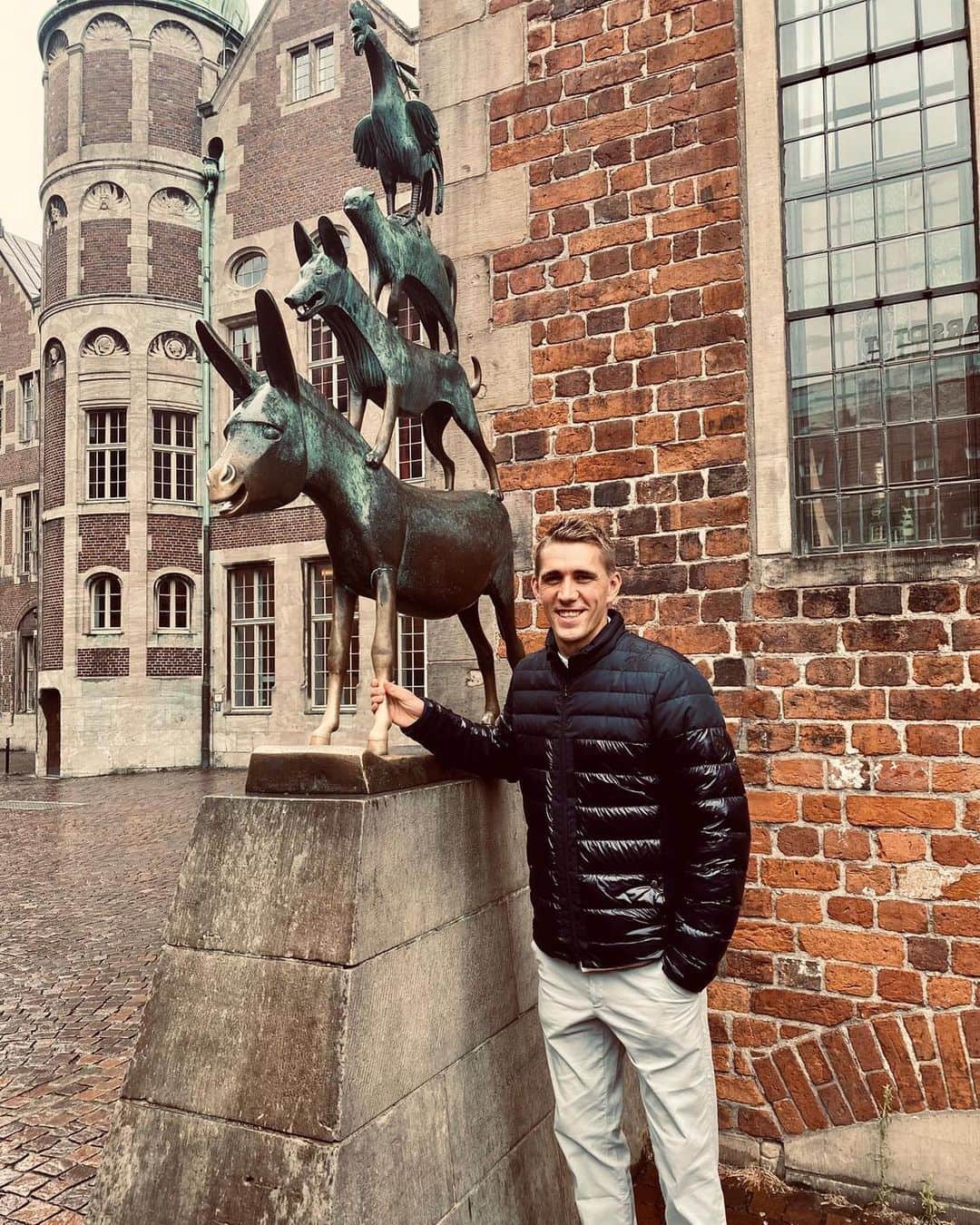 ニルス・ペテルセンのインスタグラム：「#Bremen #Werder #Kurzbesuch #Stadtmusikanten #Weserstadion #Erstklassig #Erinnerungen #Bundesliga #NP18 #Urlaub #DeutschlandTour #Touri」