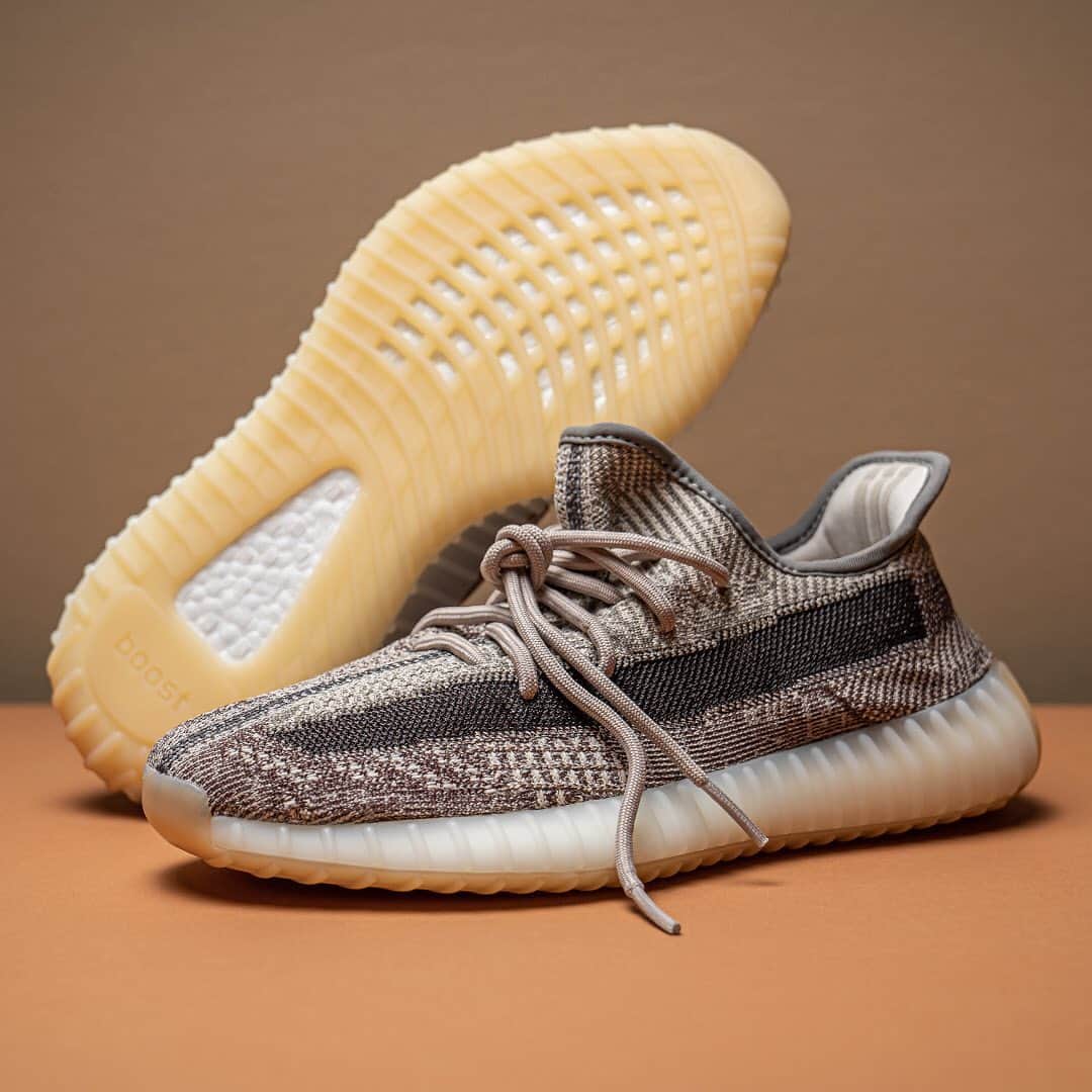 HYPEBEASTさんのインスタグラム写真 - (HYPEBEASTInstagram)「@hypebeastkicks: The @adidas YEEZY BOOST 350 V2 "Zyon" is officially releasing this week in full family sizing. The sneaker features the silhouette’s signature woven Primeknit upper, which has been constructed in a muted colorway of grey with white, earthy brown and black accents, including an all-black post-dyed monofilament side stripe. Pick these up on July 18.⁠⠀ Photo: @stadiumgoods」7月15日 0時41分 - hypebeast