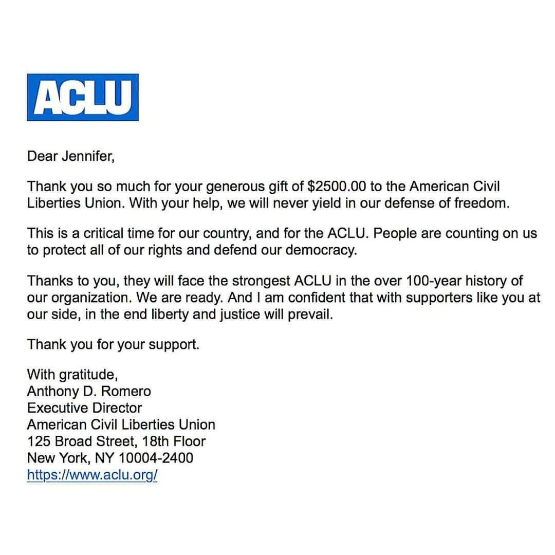 JEN ATKINさんのインスタグラム写真 - (JEN ATKINInstagram)「Let’s keep the energy going!!! Keep making calls -signing petitions -reading books -and donating if you can! ✊🏿✊🏼✊🏾✊🏻🤍 @aclu_nationwide」7月15日 0時40分 - jenatkinhair