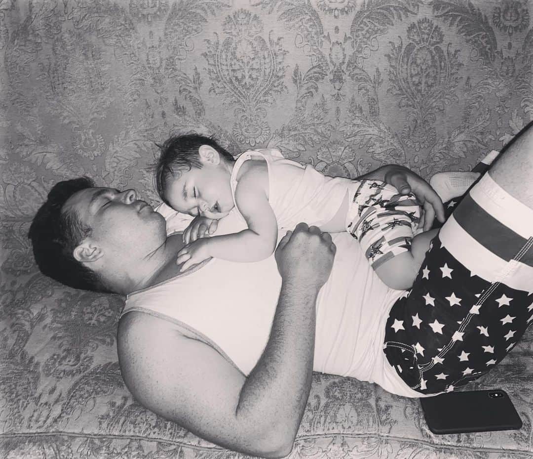 ディーナ・ニコール・コルテーゼのインスタグラム：「My beautiful boys 💙」