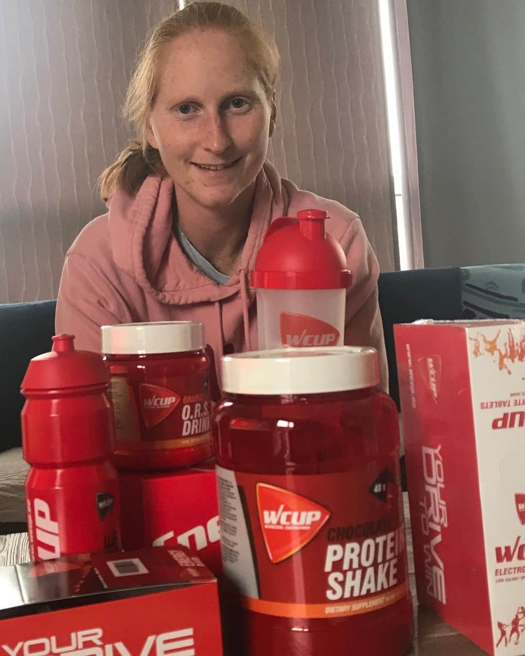 アリソン・バン・アイトバンクのインスタグラム：「Thank you @wcupnutrition for these amazing products! If you wanna know more about these products visit wcup.eu 😊💪 #wcupnutrition #blessed #alltogetheragainstcoronavirus」