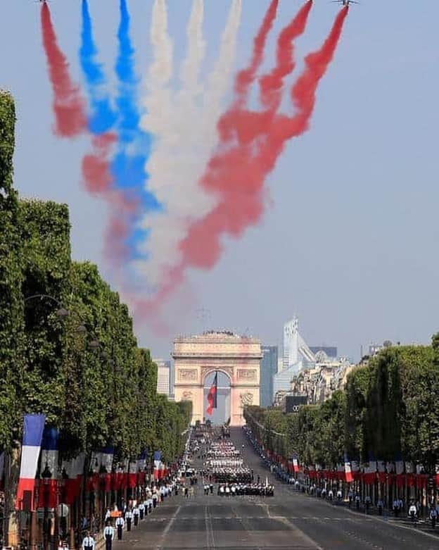 フロリアン・トヴァンのインスタグラム：「Bonne fête nationale à tous 🇫🇷💙」