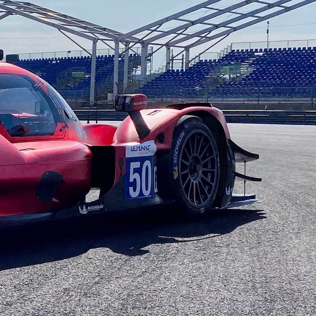 ソフィア・フロルシュさんのインスタグラム写真 - (ソフィア・フロルシュInstagram)「1️⃣ / 3️⃣ Was back in the red beast again today after not been driving it since December ❤️ What a beast it is 💨 Incredible 🏁 So thankful for @richardmille & @fiawim to give me the opportunity to do the double program this year  #sophia #sophia99 #racegirl #changeagent #racing #lmp2 #france #richardmille #fia #fiawim」7月15日 3時04分 - sophiafloersch