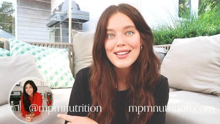 エミリー・DiDonatoのインスタグラム：「All new video all about mindful eating with @mpmnutrition is now live on my YouTube channel! Link in BIO! 🥗 🍟🍕🌯  I wanted to create this video because I found myself stress eating a lot of junk food while staying at home and being in quarantine. At one point I wanted to try a sugar detox but I knew that wasn’t addressing what was really going on so I had this chat with Marissa instead. We talk about everything from intuitive eating to diet culture and I found it so helpful and i hope you do too! ❤️」