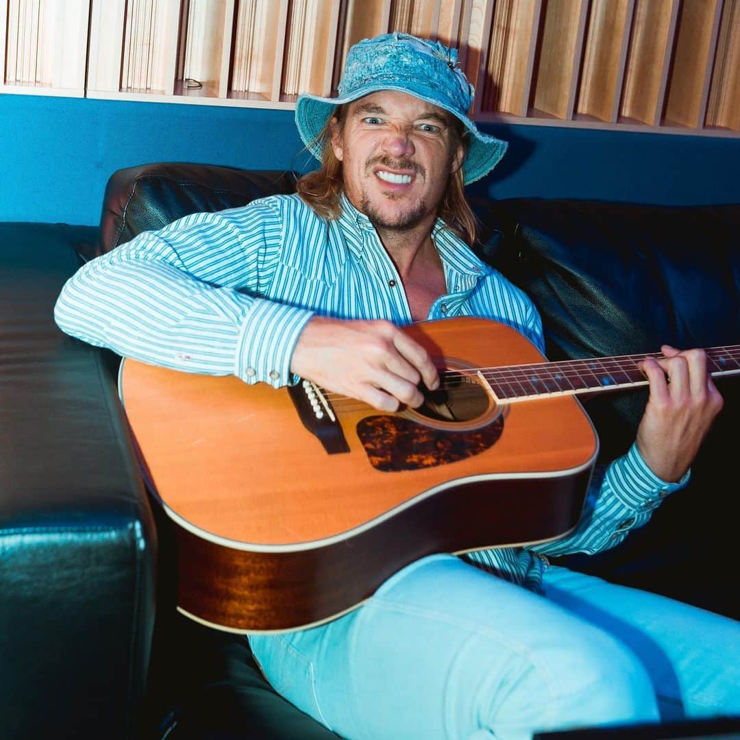 メジャー・レーザーのインスタグラム：「swipe to see walshy’s reaction」