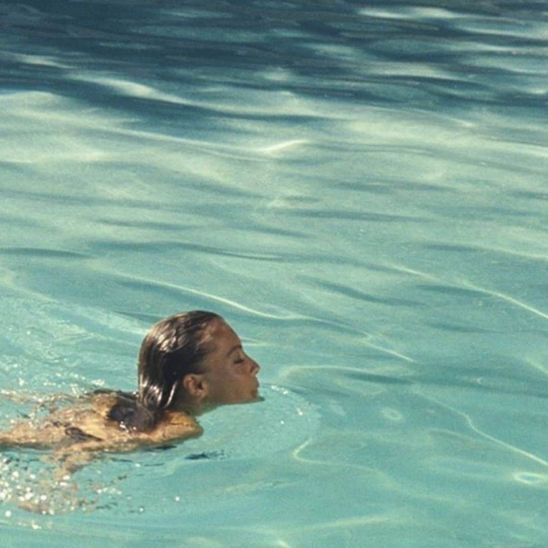 イネスエマレシャルさんのインスタグラム写真 - (イネスエマレシャルInstagram)「DO IT LIKE ROMY. #swim #summer #splash #blue #pool #hot #mood #holidays #getaway #july #summertime #summer2020 #summervibes #romy #romyschneider #actress #legend #justdoit #goodvibes #happy @sustainlabelofficial」7月15日 3時42分 - inesetmarechal