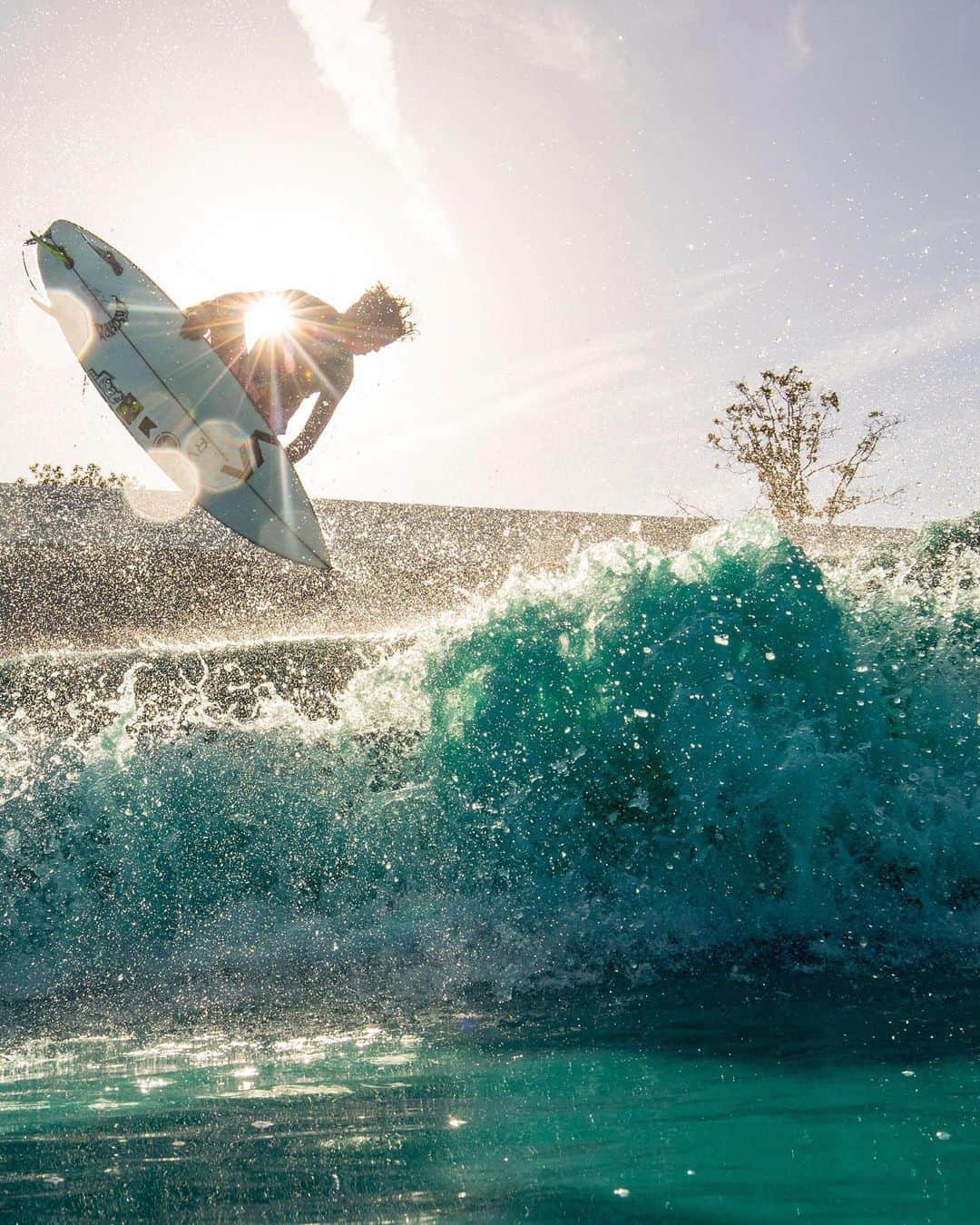 CANON USAさんのインスタグラム写真 - (CANON USAInstagram)「Photo by #CanonExplorerOfLight @zaknoyle "Big airs in the middle of Texas at a wave pool, surfing is expanding inland. As the sun was rising I kept seeing an image flaring the light with the surfer in the air, so adjusting my setting and raising my aperture I was able to capture with some vision and a bit of luck this moment seen here as @noahbeschen flies through the air."  Camera: #Canon EOS-1D X Mark II Lens: EF 16-35mm f/4L IS USM Aperture: f/11 ISO: 500 Shutter Speed: 1/1250 sec Focal Length: 21mm」7月15日 3時59分 - canonusa