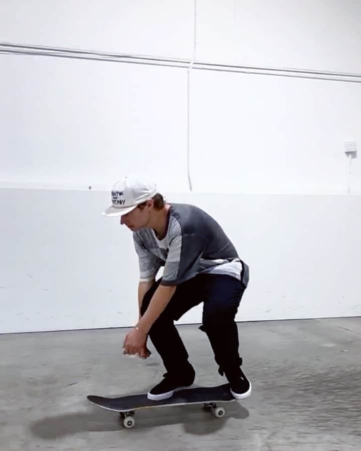 シェーン・オニールのインスタグラム：「Manny’s 🔊🎥 @spanishmiketv」