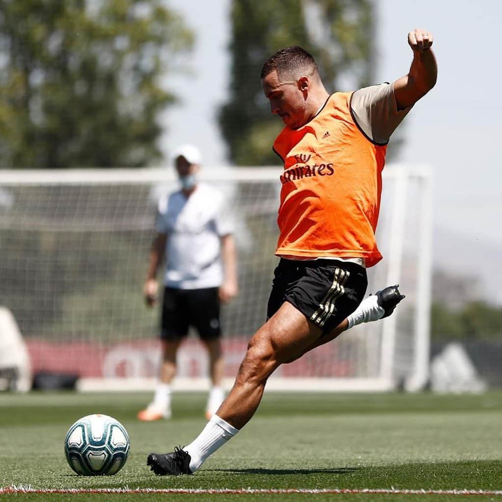 エデン・アザールのインスタグラム：「Training 😅#halamadrid」