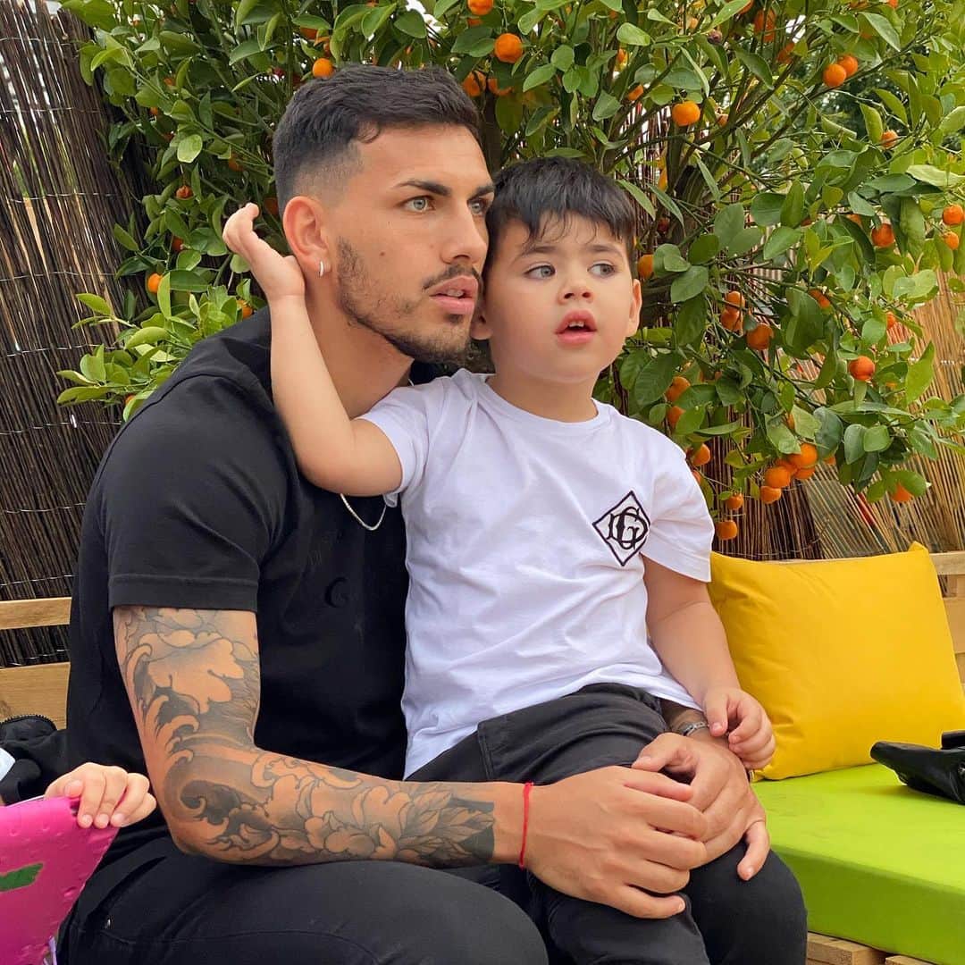 のインスタグラム：「Príncipe de papá 💙」