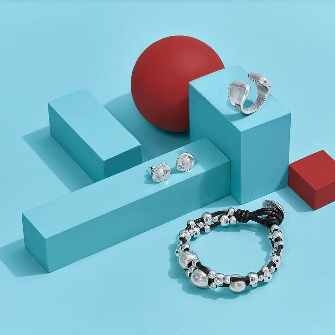 のインスタグラム：「Be inspired by this season's jewelry sets!✨ #UNOde50 #SummerColors #Blue ¡Déjate inspirar por los sets de joyas de esta temporada! #UNOde50 #SummerColors #Blue」