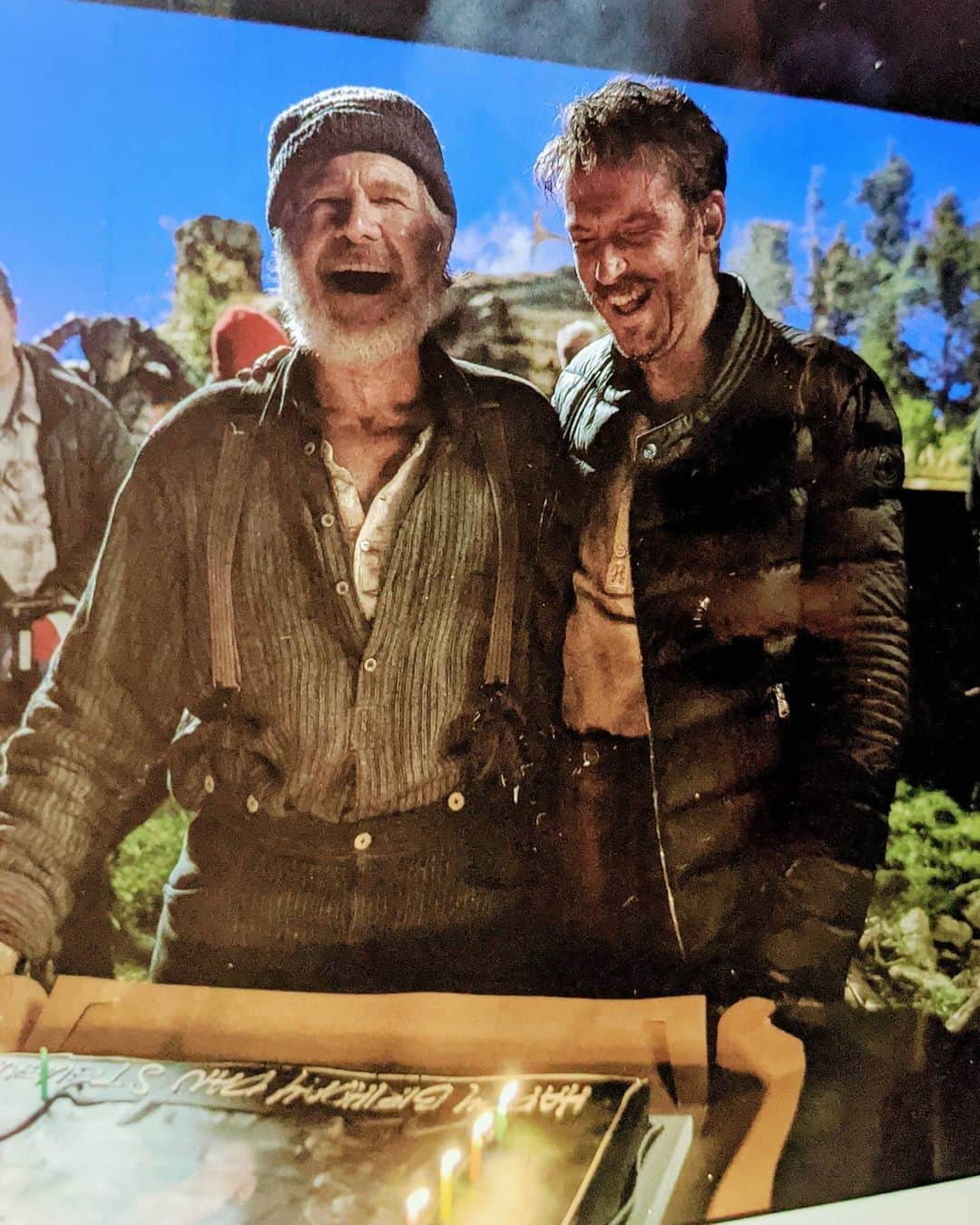 ダン・スティーヴンスのインスタグラム：「He sang me Happy Birthday last year, so here's a happy return: Happy Birthday, Mr Harrison Ford! 🐺 🎂 🚁」