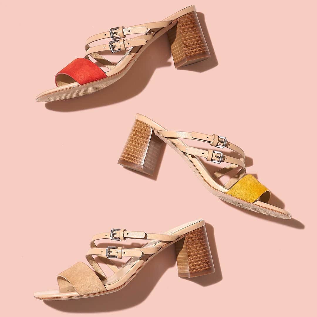 ボトキエのインスタグラム：「V into summer sandals right now • plus, an extra 50% off doesn’t hurt. #botkier #girlonthego」