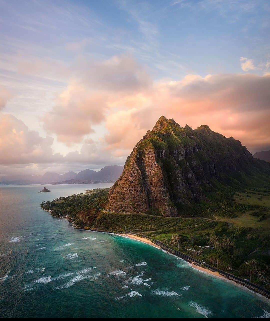 Canon Photographyさんのインスタグラム写真 - (Canon PhotographyInstagram)「The beautiful island of Oahu in Hawaii Photography - @frank.shoots  Curated by @henry.nathan  #hawaii #sky #clouds #ocean #waves」7月15日 5時01分 - cpcollectives