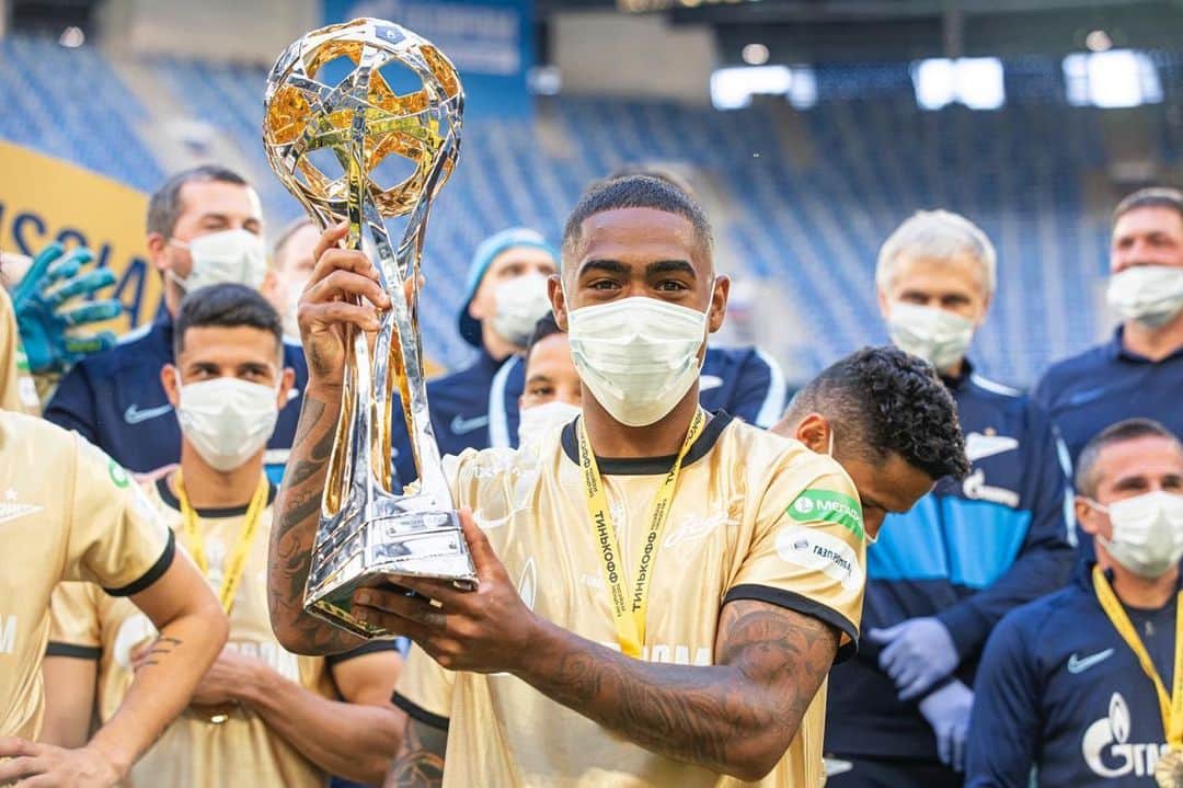 マウコム・フィリペ・シウヴァ・デ・オリヴェイラのインスタグラム：「“ que a felicidade vire rotina , AMÉM 🙏🏽🏆」