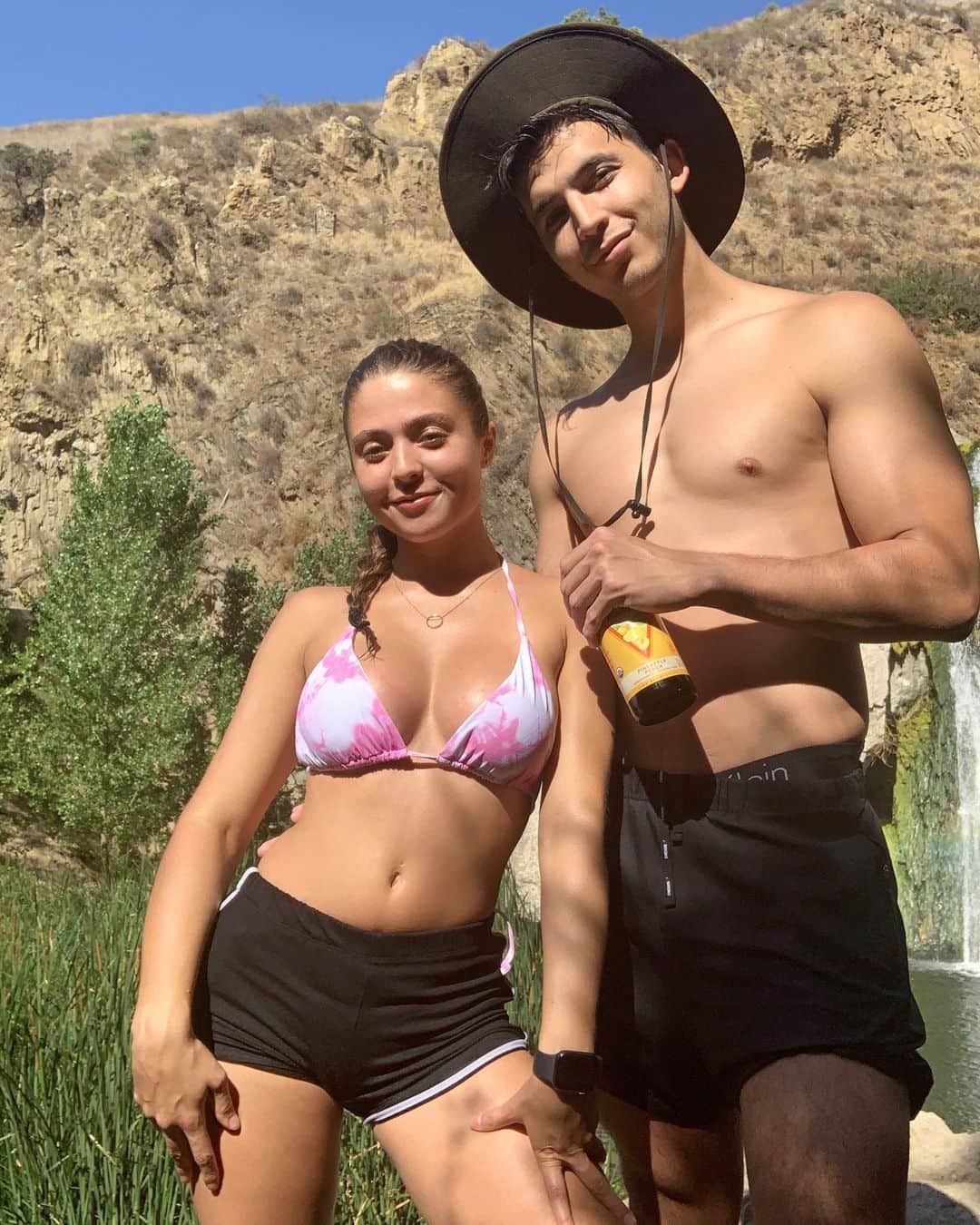 ジャック・レイ・パイルズのインスタグラム：「swipe to see my cute self get some vitamin d.」