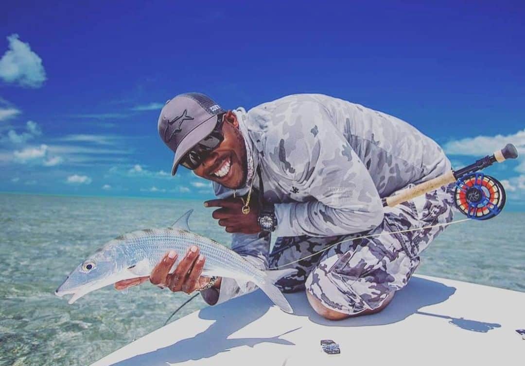 Costa Sunglassesのインスタグラム：「Bluebird skies & silver sides 📷: @christiaanpretorius @flats_phantom」