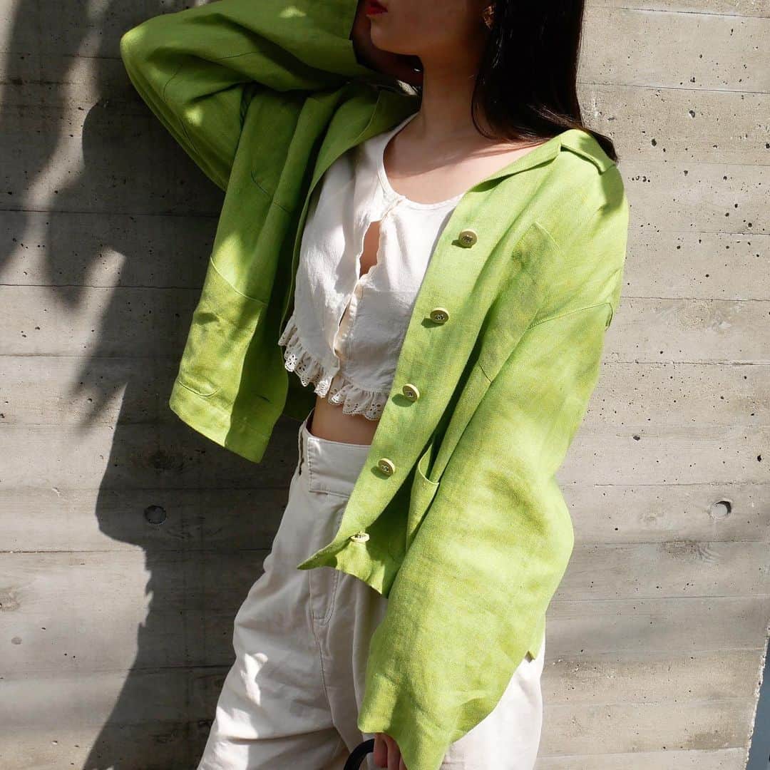 Vintage Brand Boutique AMOREさんのインスタグラム写真 - (Vintage Brand Boutique AMOREInstagram)「🦖SOLD OUT💚Vintage Chanel linen jacket from 1996. Size 40  This item is  only available at the store but we accept orders by DM. Please DM us if you are interested in the item!  ▶︎Free Shipping Worldwide✈️ ≫≫≫ DM for more information 📩 info@amorevintagetokyo.com #AMOREvintage #AMORETOKYO #tokyo #Omotesando #Aoyama #harajuku #vintage #vintageshop #ヴィンテージ #ヴィンテージショップ #アモーレ #アモーレトーキョー #表参道 #青山 #原宿#東京 #chanel #chanelvintage #vintagechanel #ヴィンテージ #シャネル #ヴィンテージシャネル #シャネルヴィンテージ #amorewardrobe #アモーレワードローブ」7月15日 16時27分 - amore_tokyo